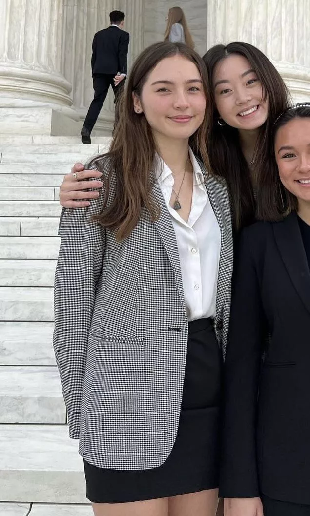 IUTR sexy intern posted by DryChef2307