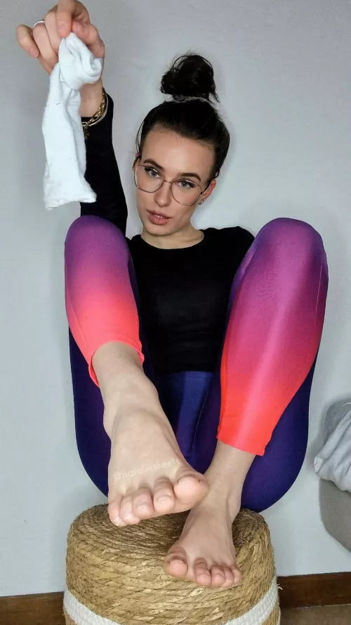 Open wide 😲 [F] by nataliessfeets