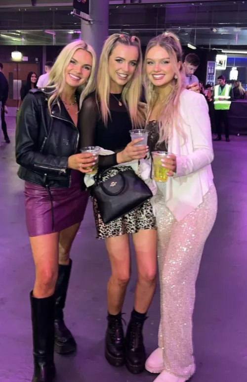 Plastic cups by Chaturbater1