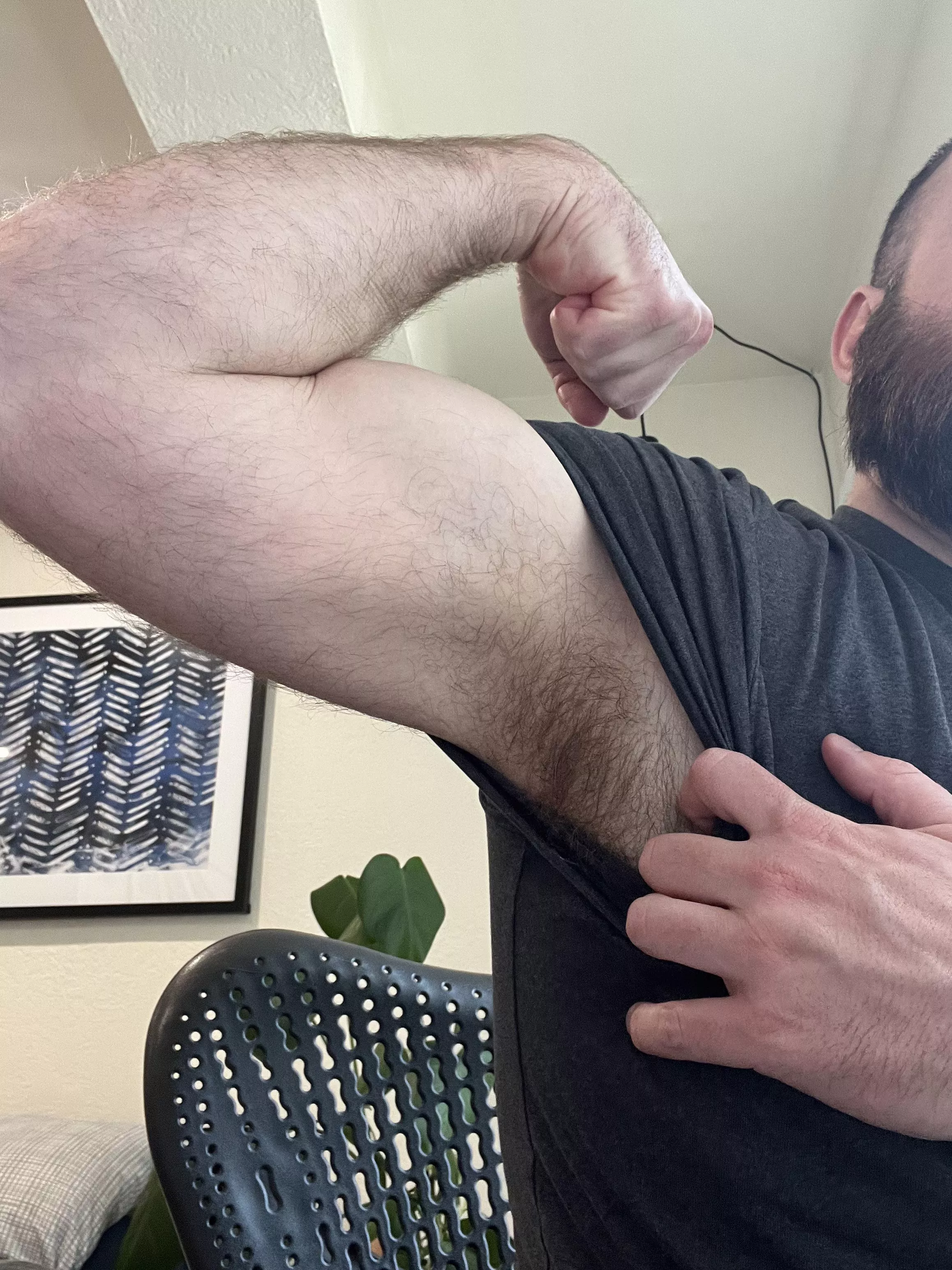 Post-workout pits posted by hairyd00de