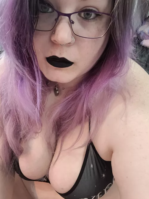 Purple and black look so good together by cinanom_bunz