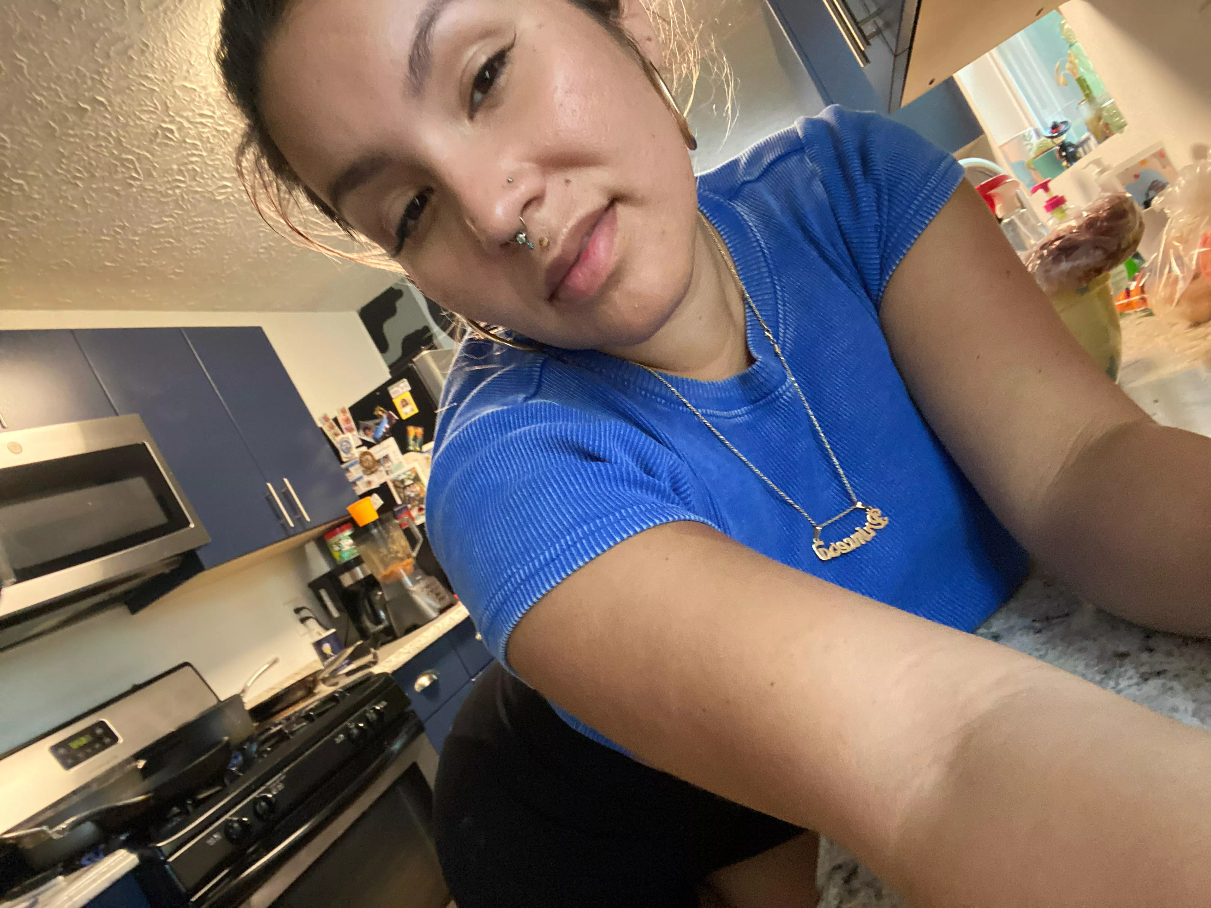 Que te sirvo papi? posted by peachyyypeaches