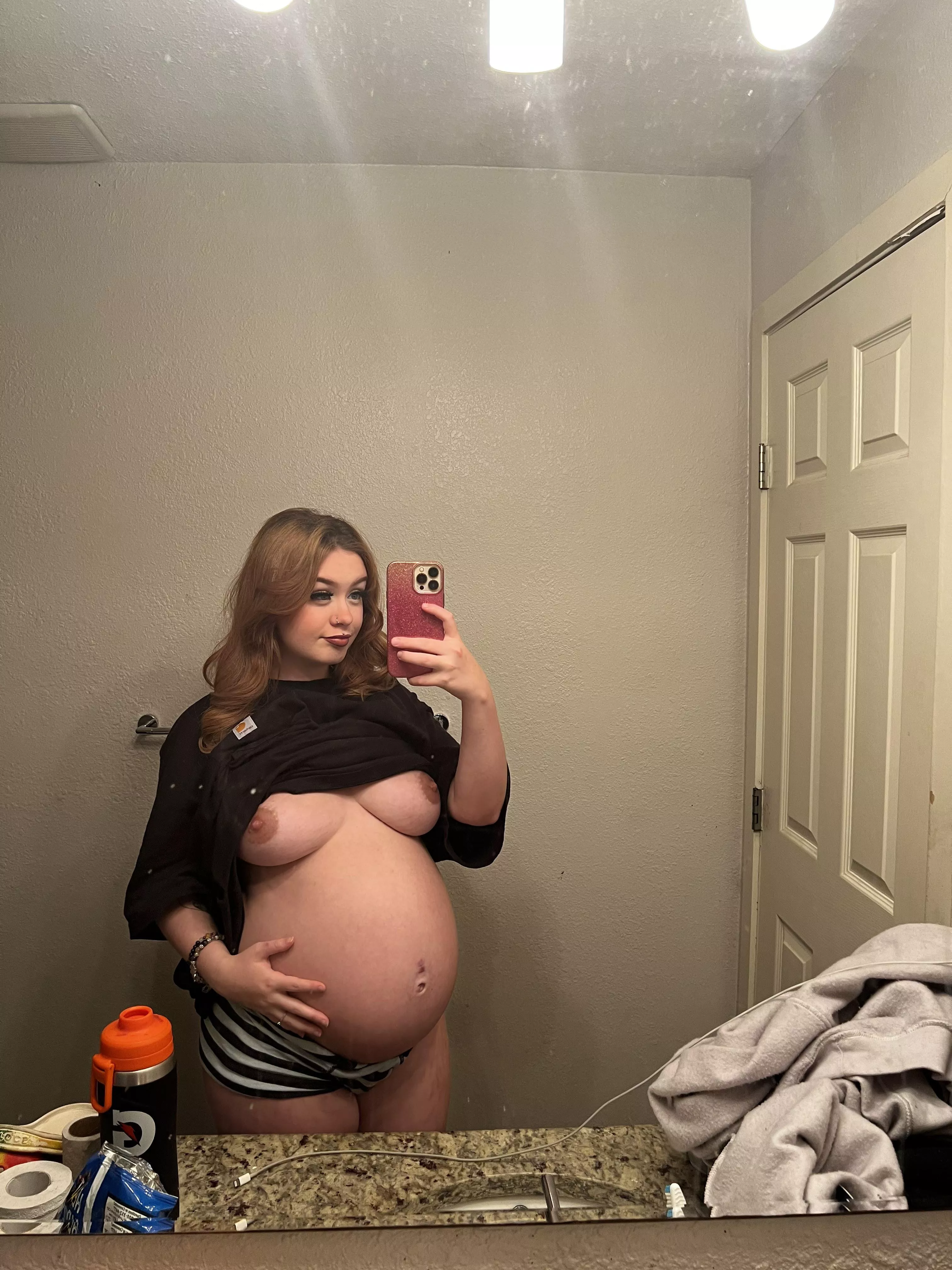 So plump but horny posted by MuddyMovie