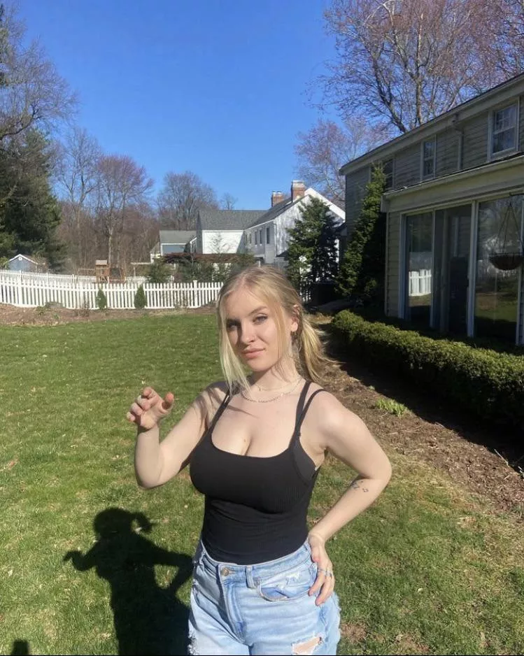 Tank top posted by WaveRare7892