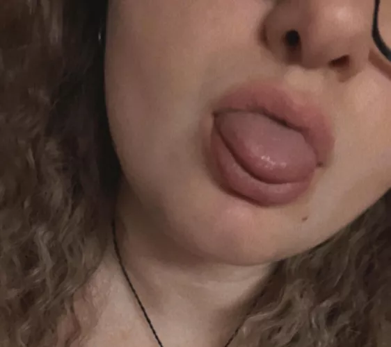These lips need to be bigger for 🍆 by StonerPrincessAnna