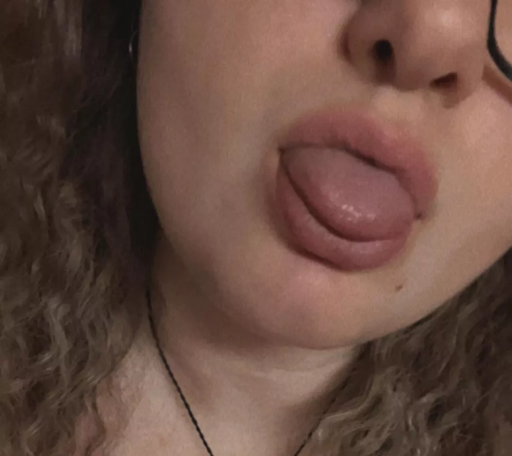 These lips need to be bigger for 🍆 posted by StonerPrincessAnna