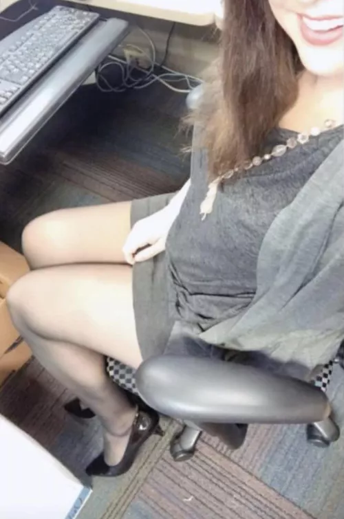 Thursday’s work nylons and heels by Outrageous_Curve5978