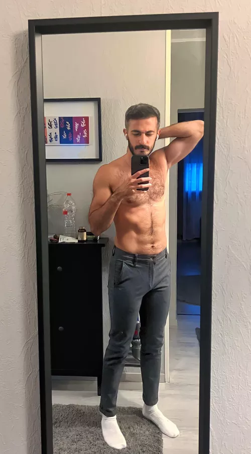 Well, I’m not used to pose like this but why not? lol by hakikigulyabani