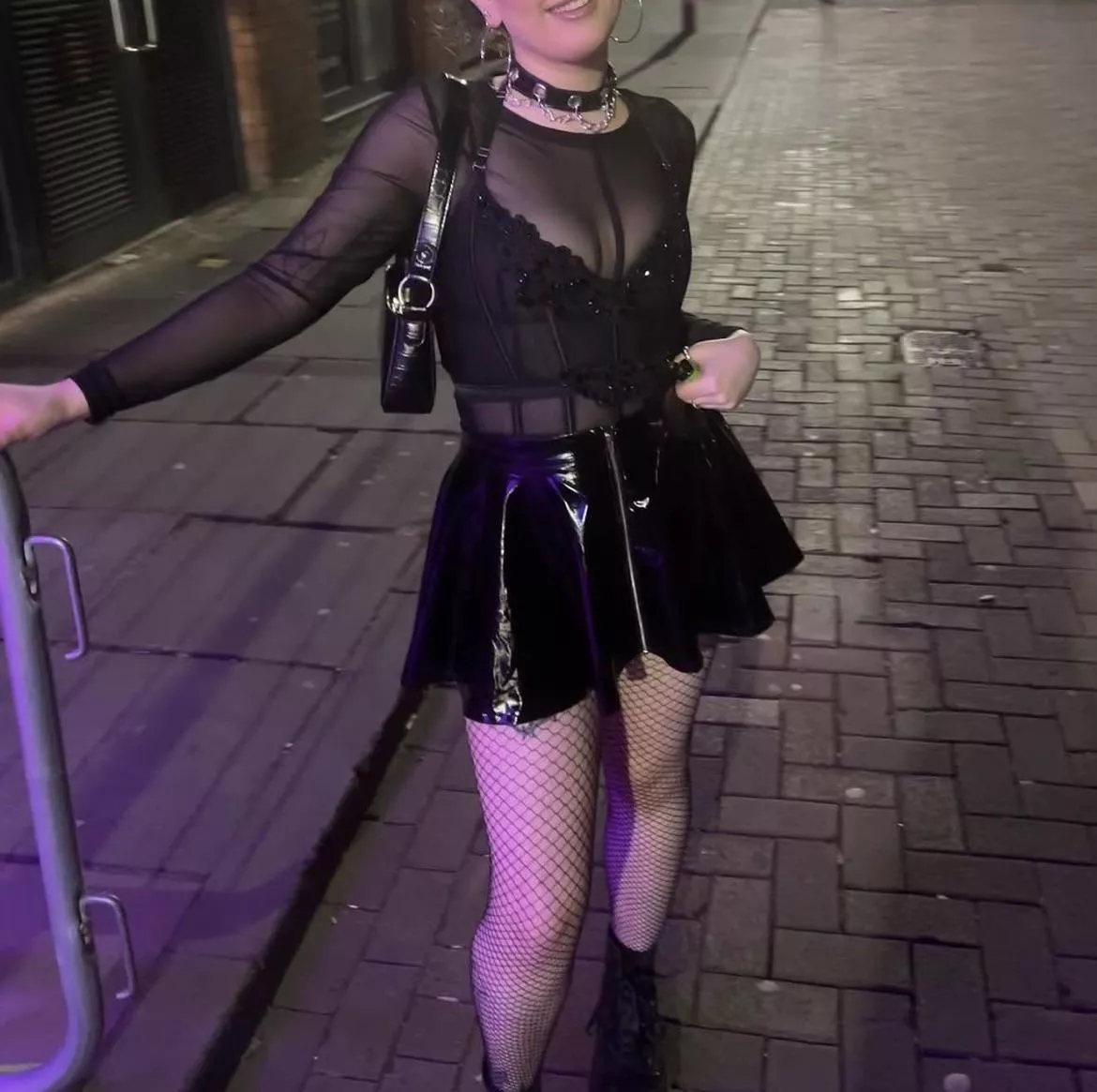 Would you submit to Hollie? 🖤⛓️🔞 posted by connieandhollie