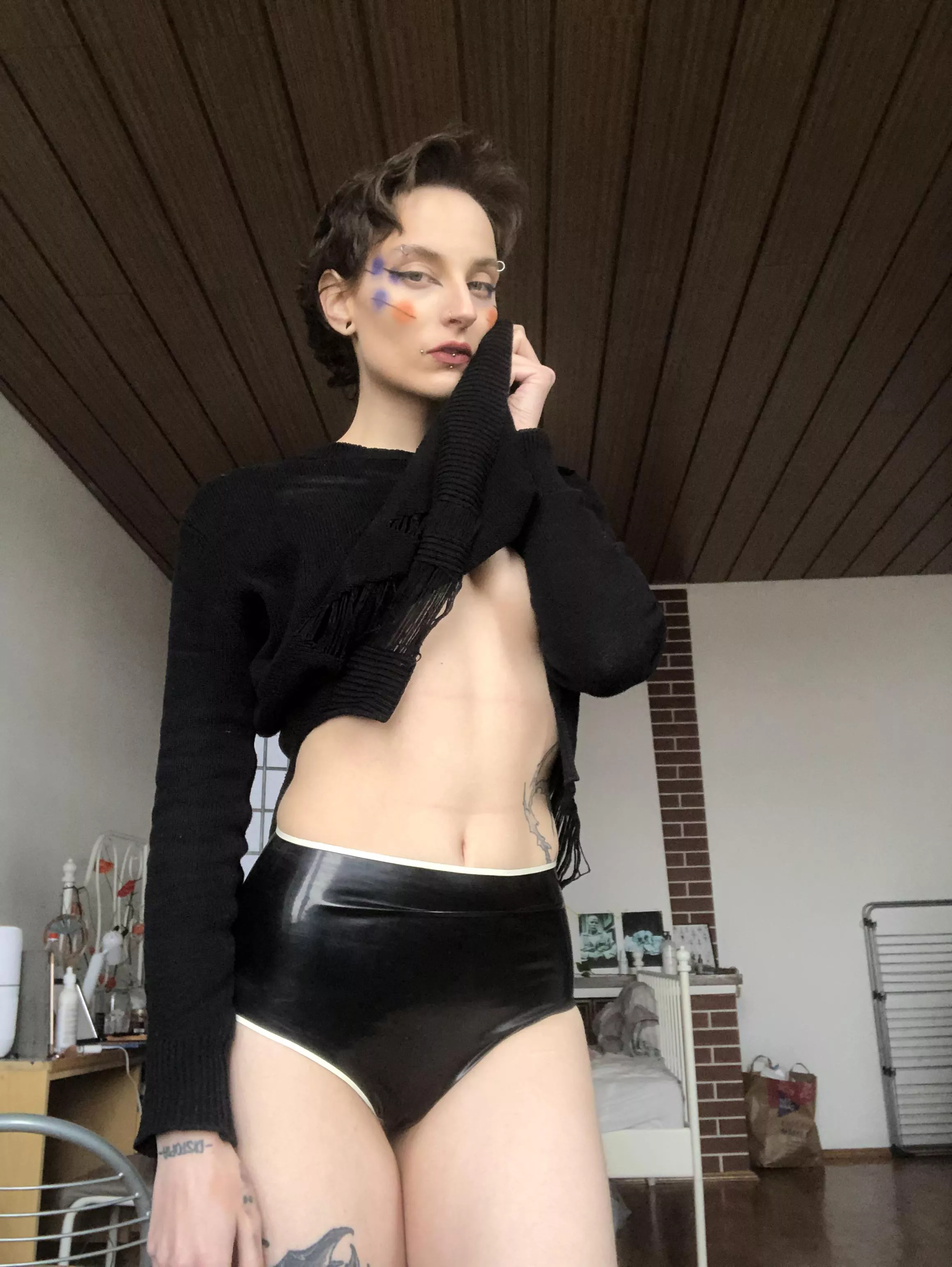 you are welcome to give me head pets, u can keep this creature as a pet 🧚‍♀️💖 posted by txssu