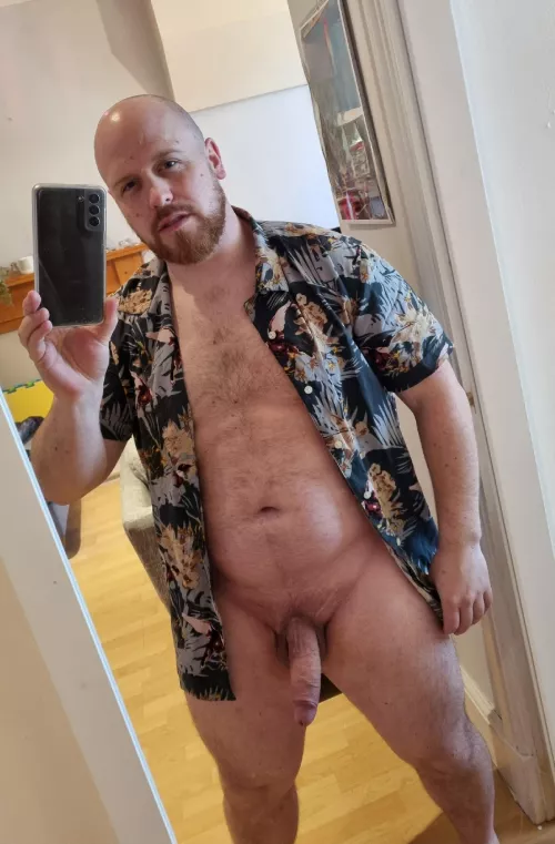 (33) does this shirt look good on me? by Baldbearedbloke89