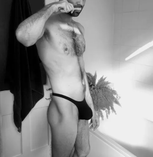 Bulging in the morning! 😉 by Byronssnaps