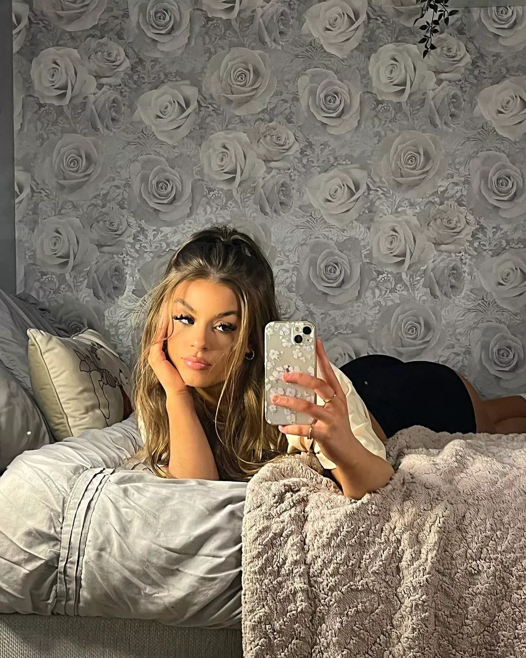 Colette showing off for the boys. Thoughts? posted by Special-Yam-8398