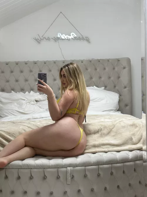 Do you get jealous when other guys look at me? by OkTart1934