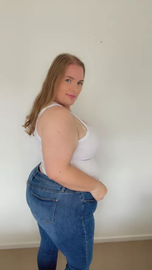 Do you like my body ? by Hayleycurvy