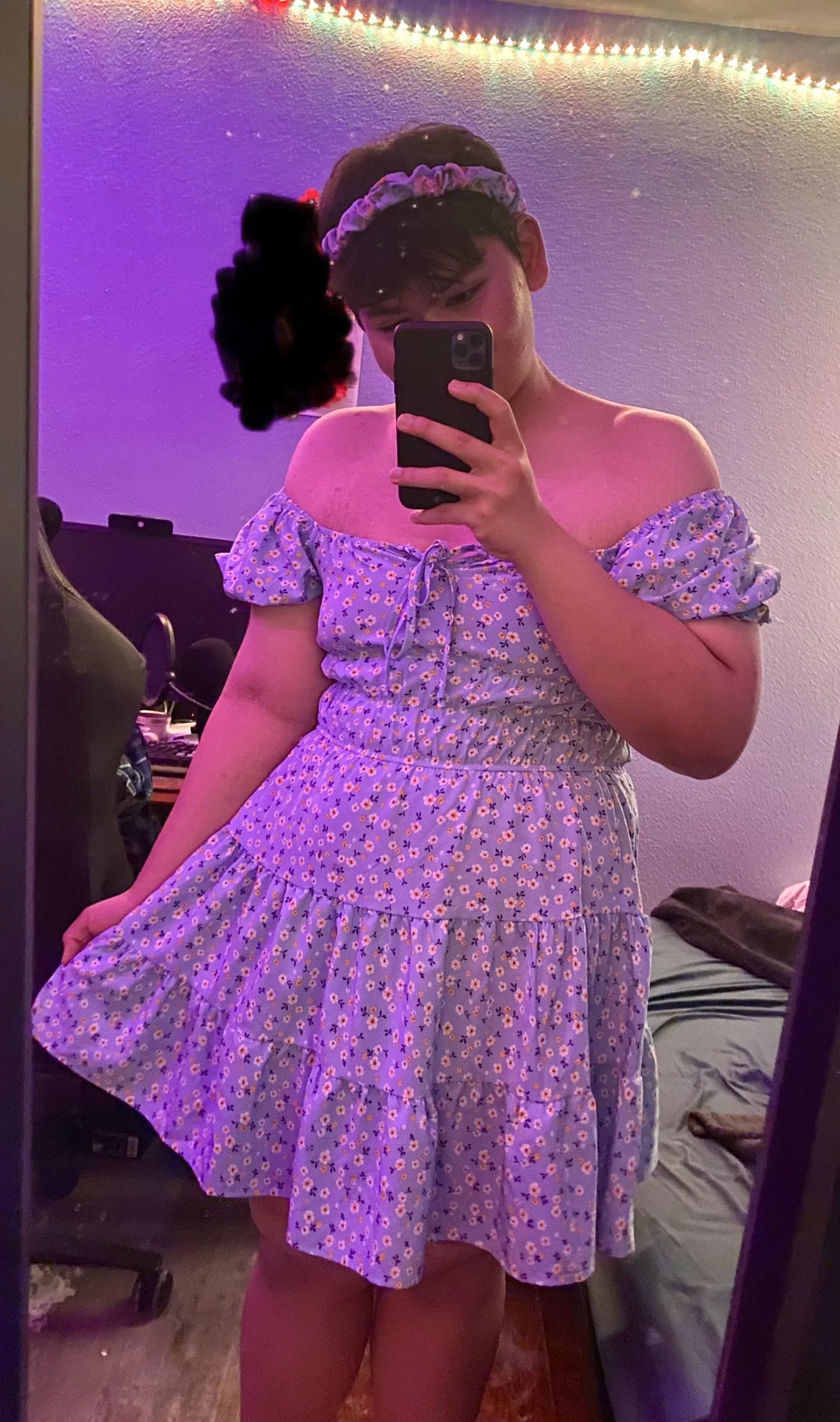 Does my new headband match my dress? posted by MemeMayLol