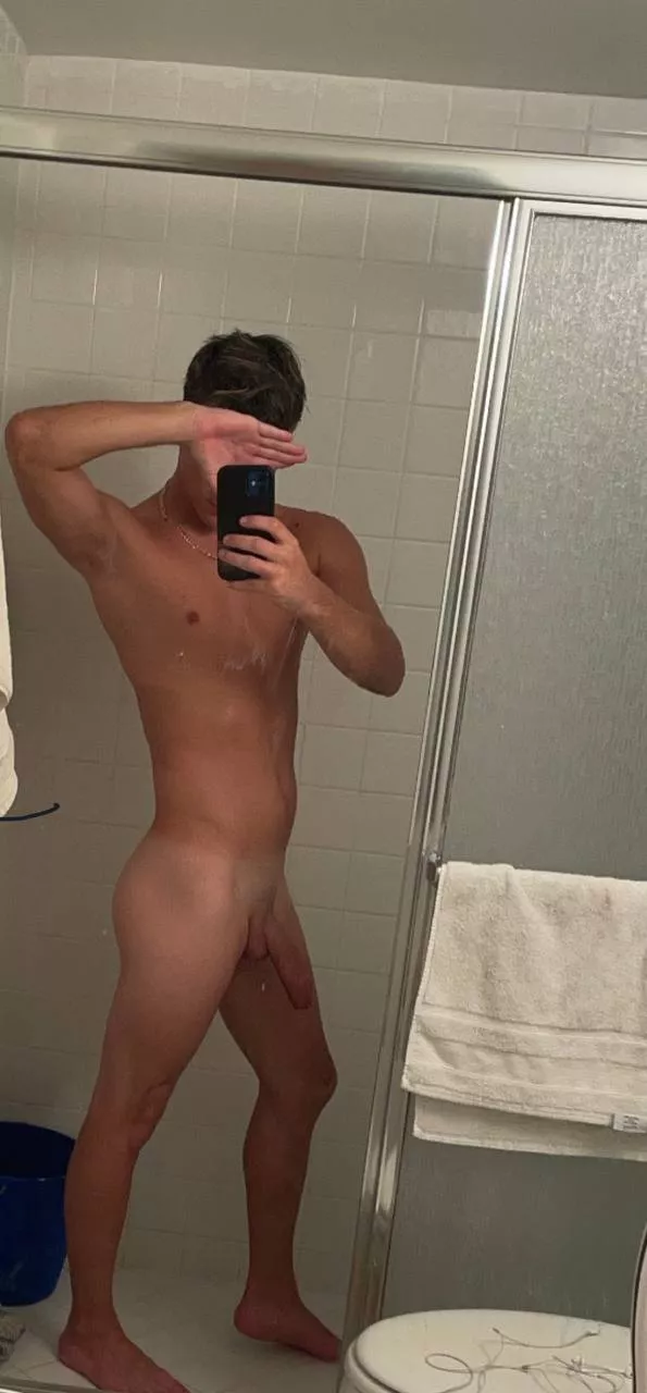 First time posting here, would you suck it? 😏 posted by Aresxboy