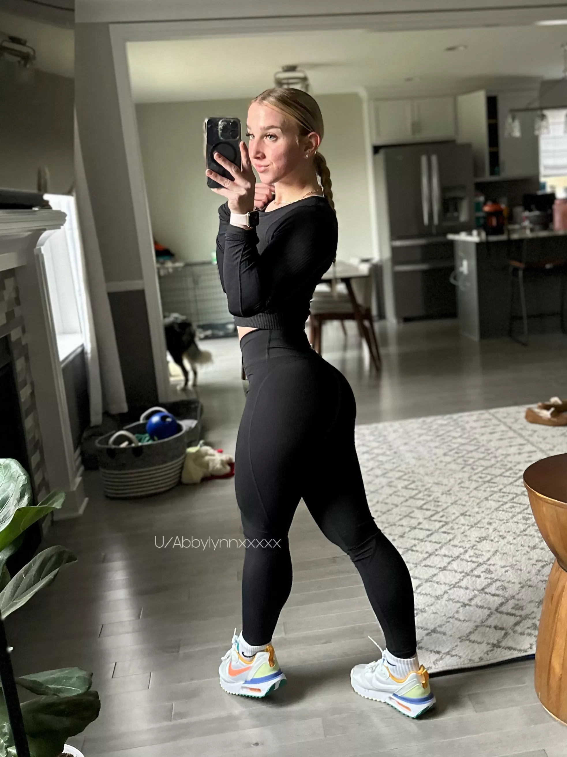 Friday workout fit 😋 posted by abbylynnxxxxx