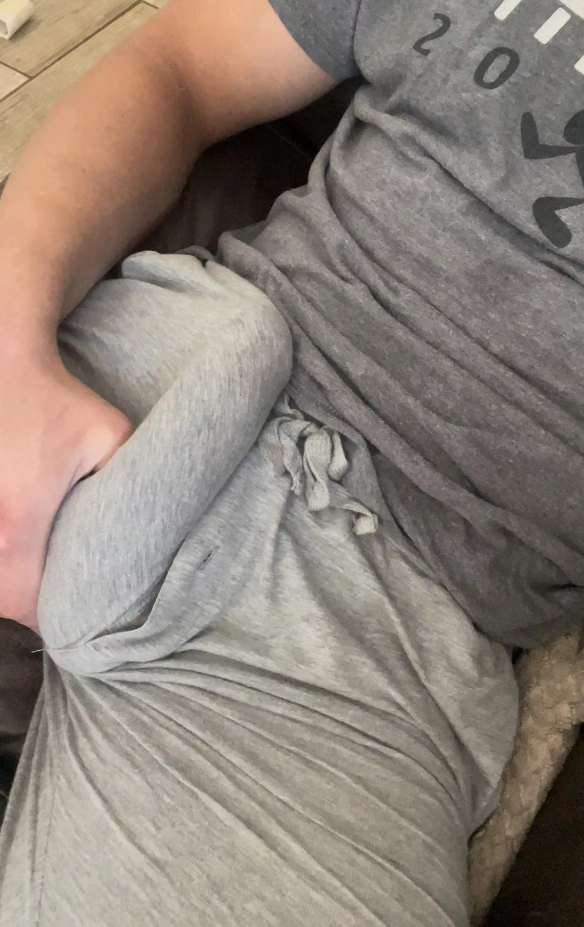 Grey sweats are everyone’s favorite posted by pnwnofaceguy