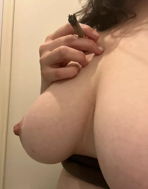 Happy Bir(F)day, weed! 😂🍃🥳💚 by OrganicBar1312