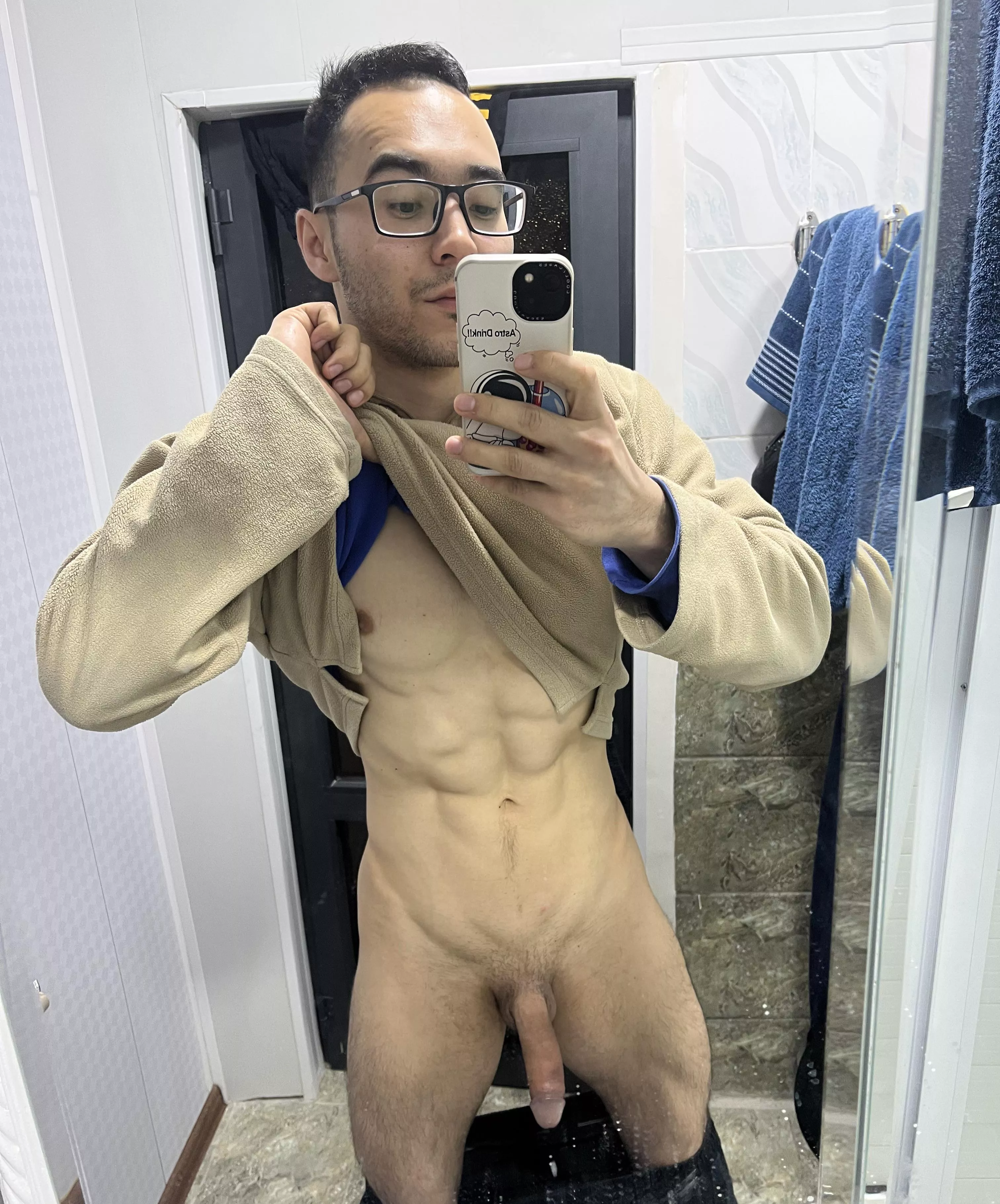 Hey 👋[m] How long have you been training? posted by Itchy-Possibility449