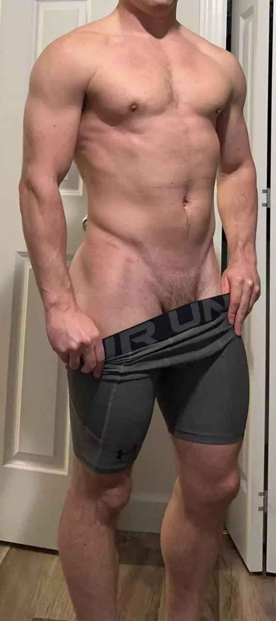 I’m always looking for someone to help [M]e rinse off after a workout posted by BanChampion