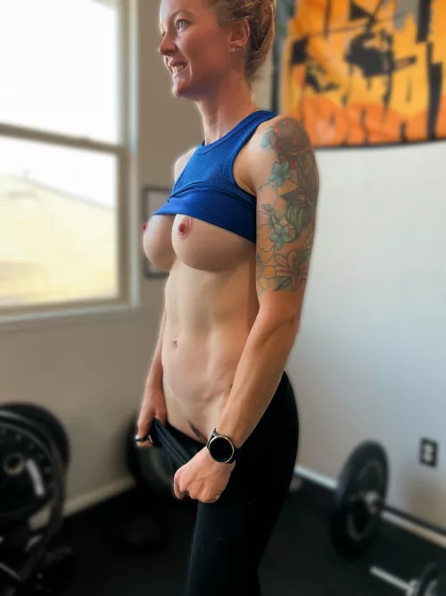 In case you’re wandering what’s under the leggings and sports bra. by fitredheadd