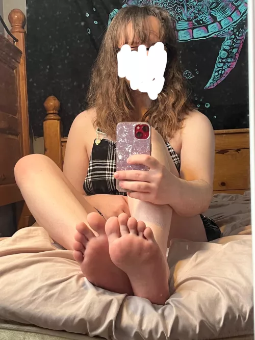 It’s raining so much today come cuddle me :( by mariacupofcoffee