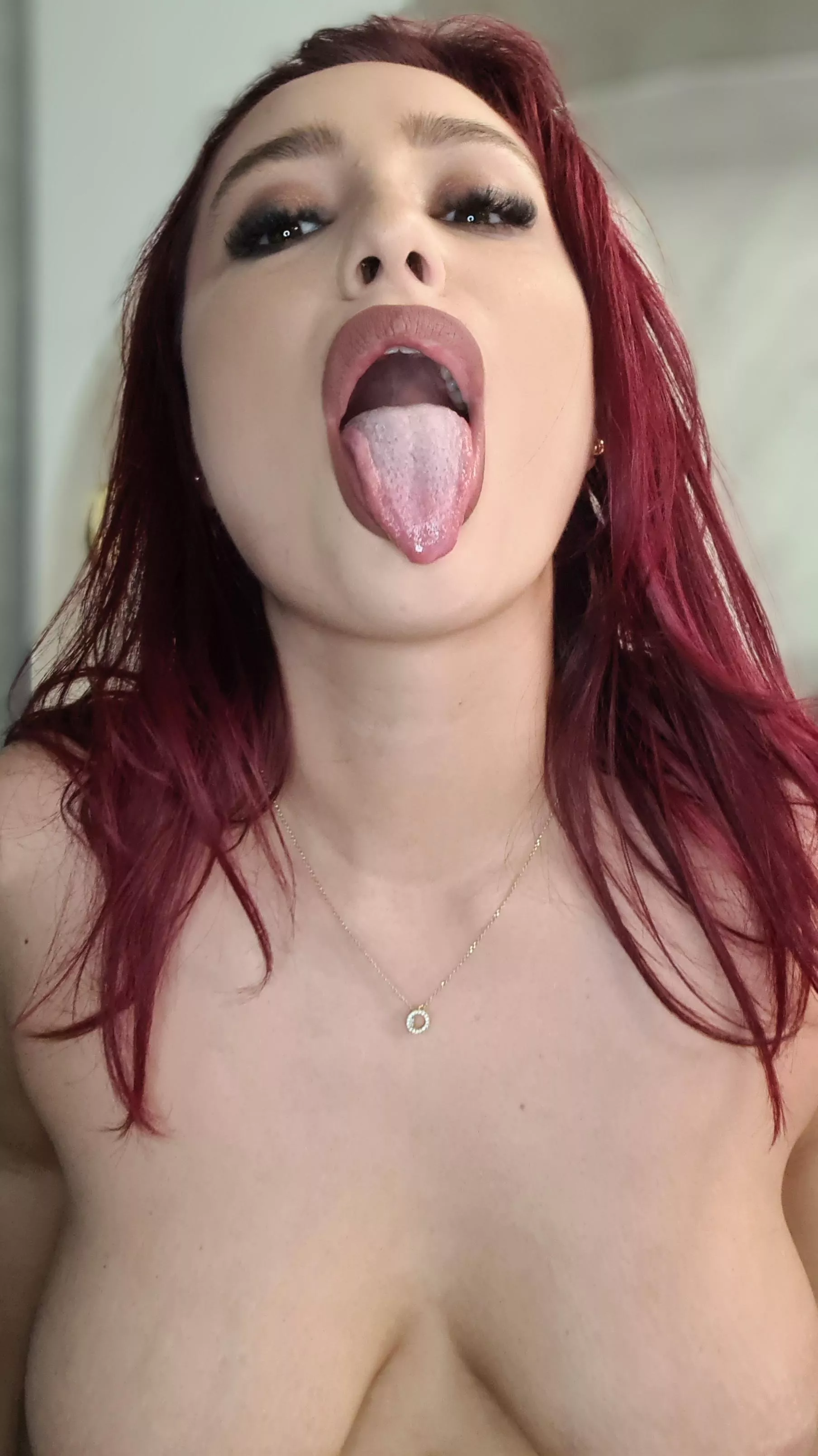 It's time to bust a nut in my mouth posted by lennard_egi