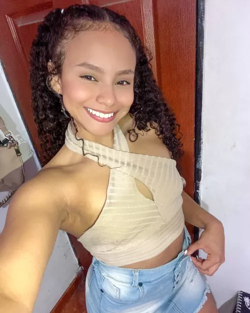 Love my skirt! [f18] by ILoveSmilinggBack