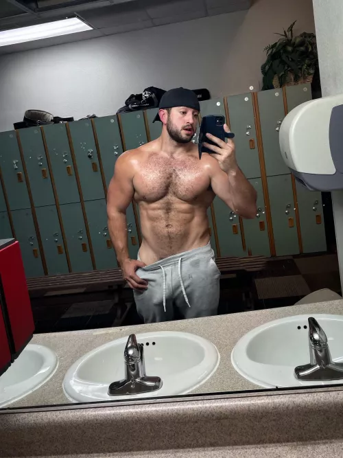 (M) 💀 after two hours of chest and cardio by MiahHighClub