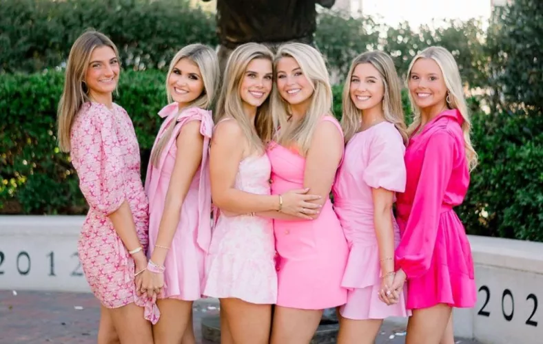 Pink Blondes by BlueMath3