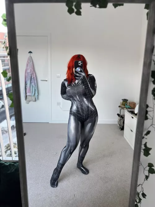 Spider girl 😈 by power_midget