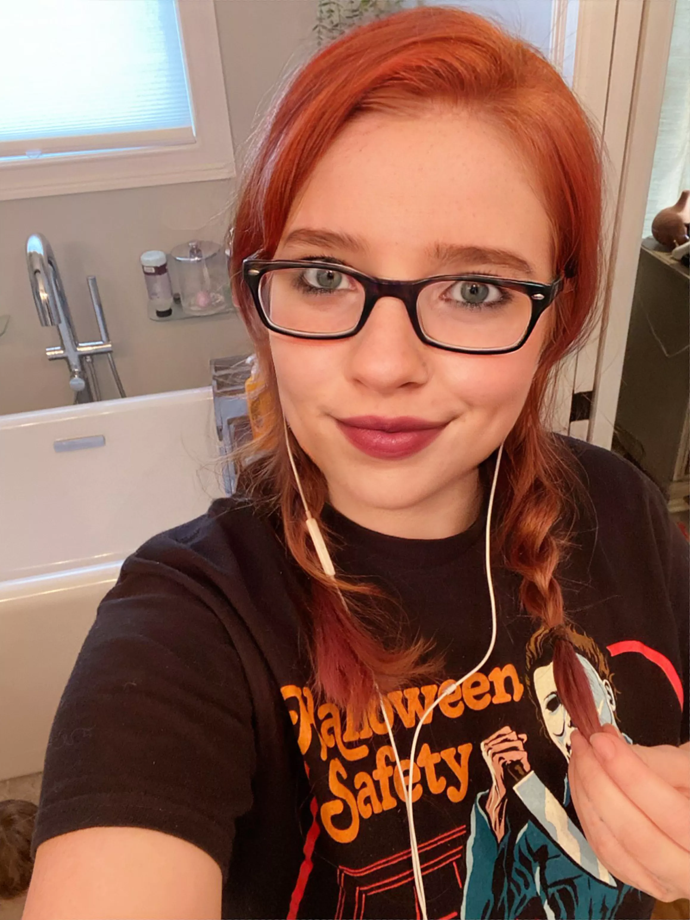 Time to watch horror movies! I will watch enough to make you wonder mwahaha posted by panda8787