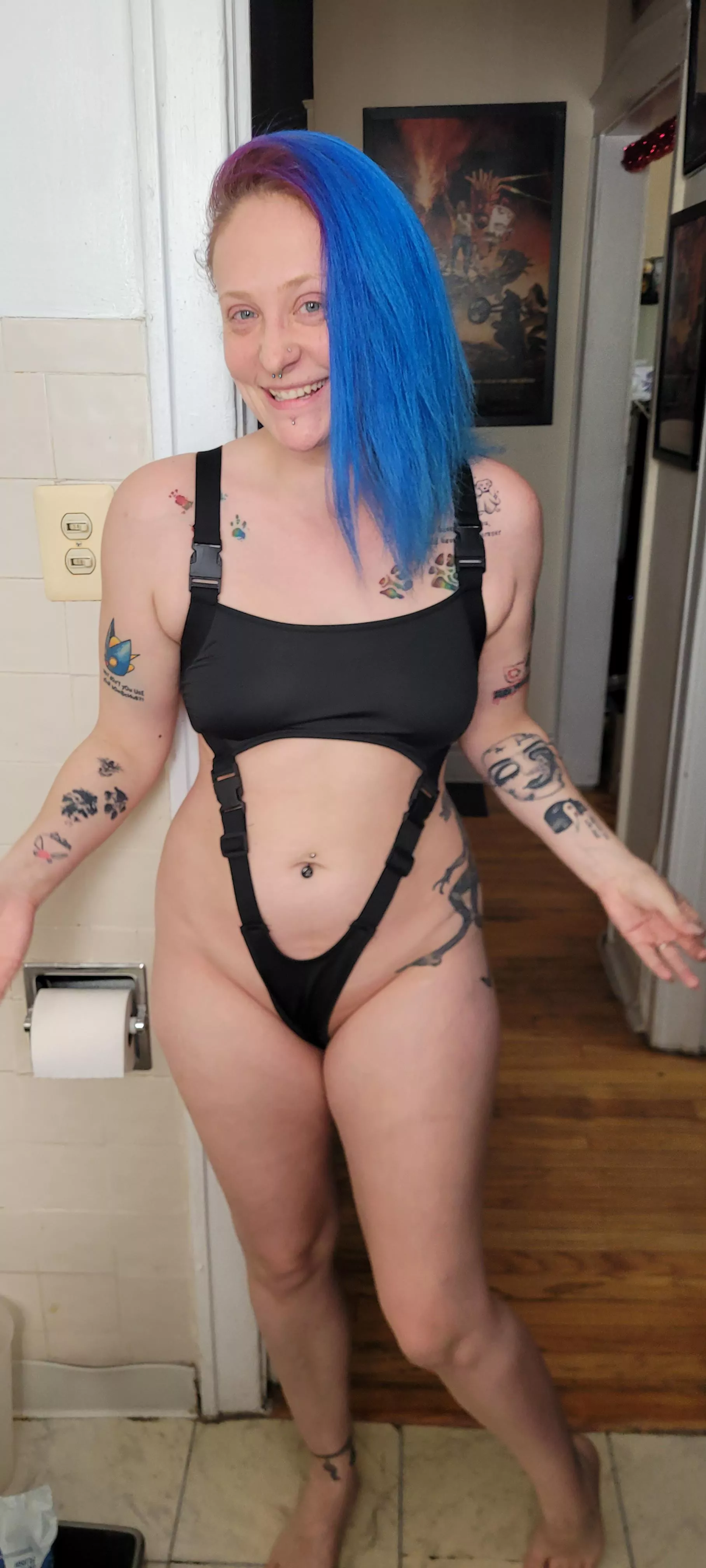 Yay! New bodysuit! posted by FoxyMortician