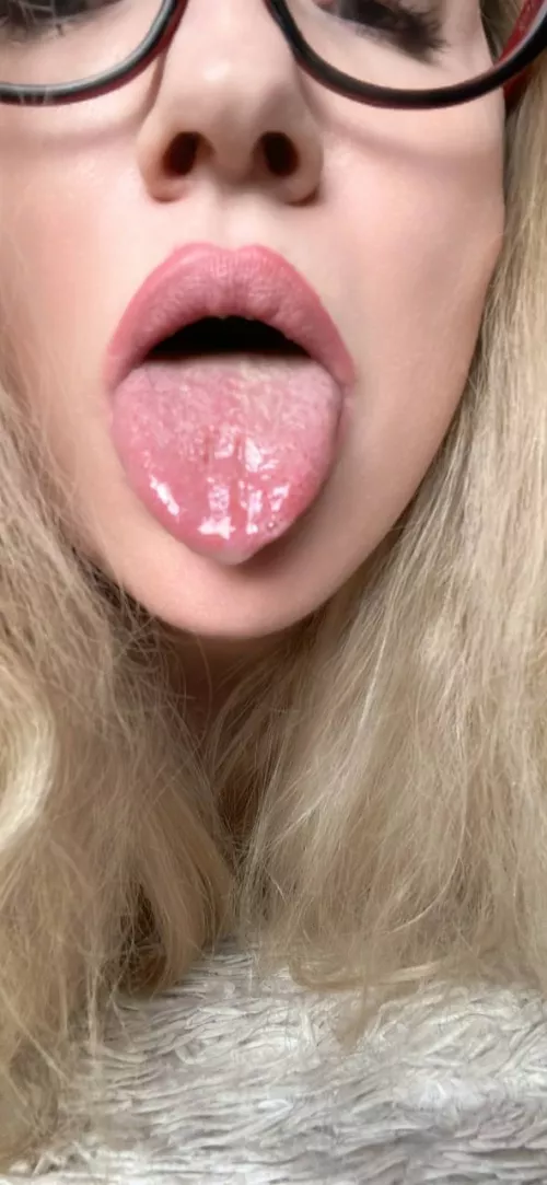 You know that one milf open mouth by BadAssBitchXX