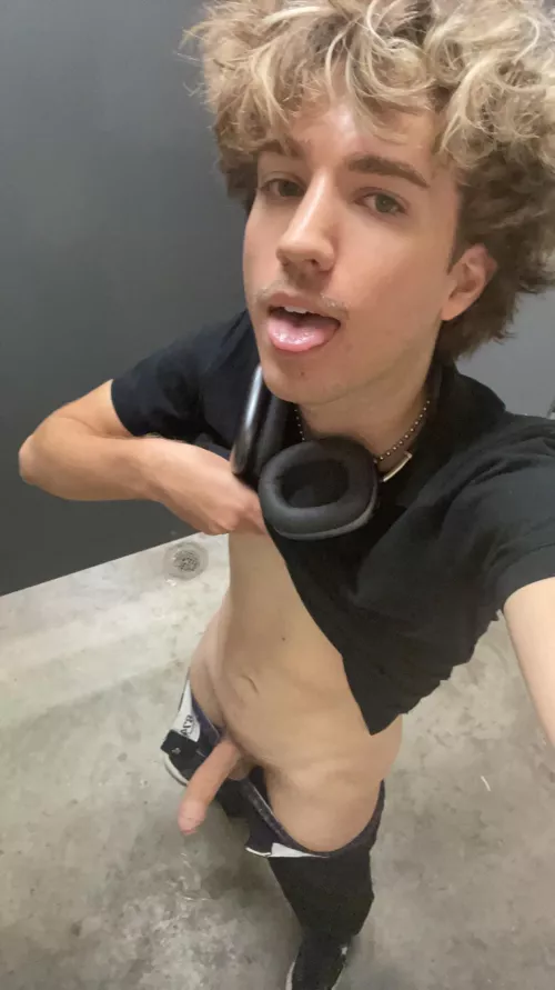 21 horny college boy in a public restroom rn add me @thryll2 by yeownjdkc