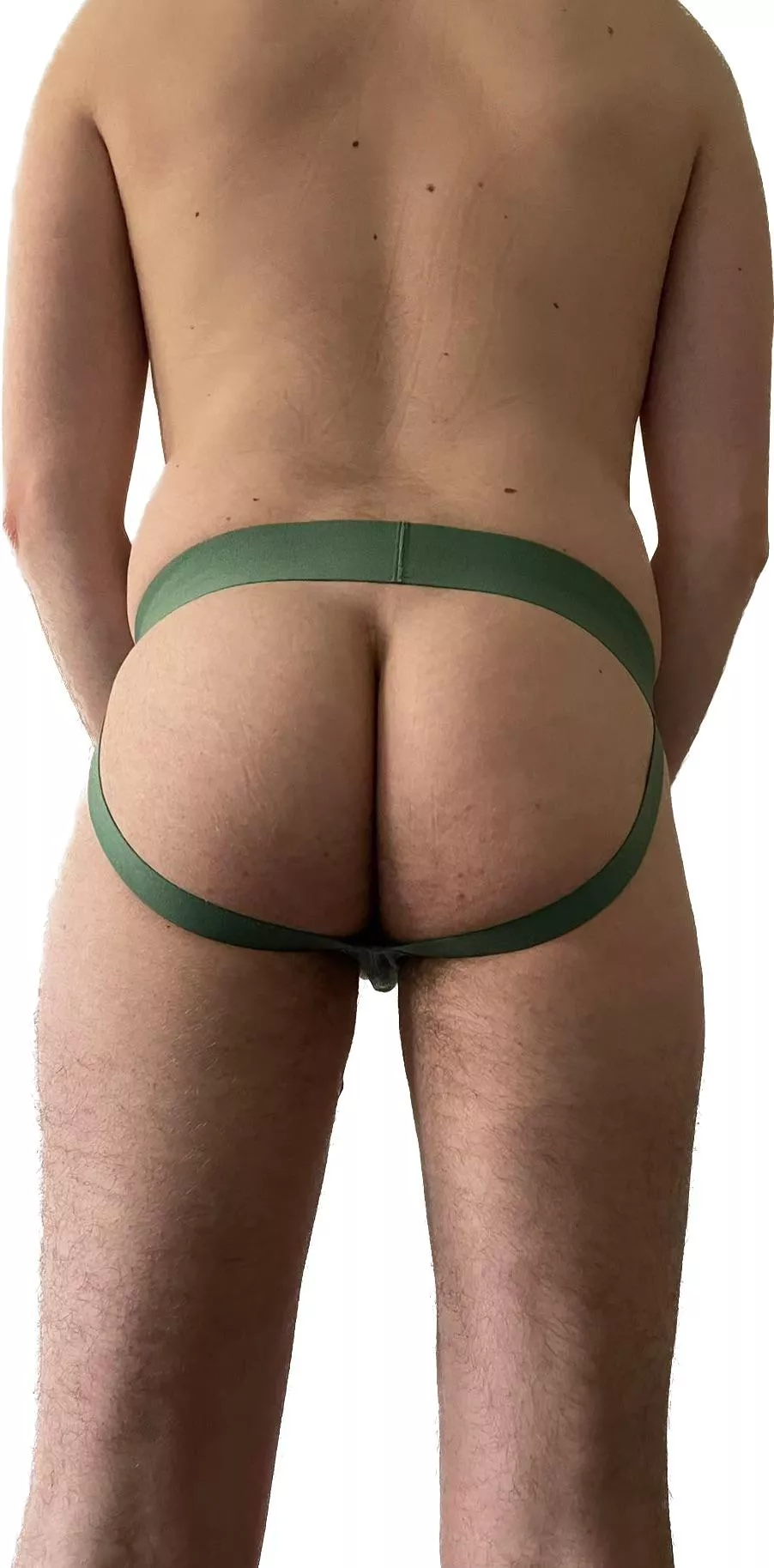 24 [m4m] Hey Sir, I’m gay sub bottom from Germany, please use me on snap: showyourbodyyy or kik: youngdevbottom posted by morny2075