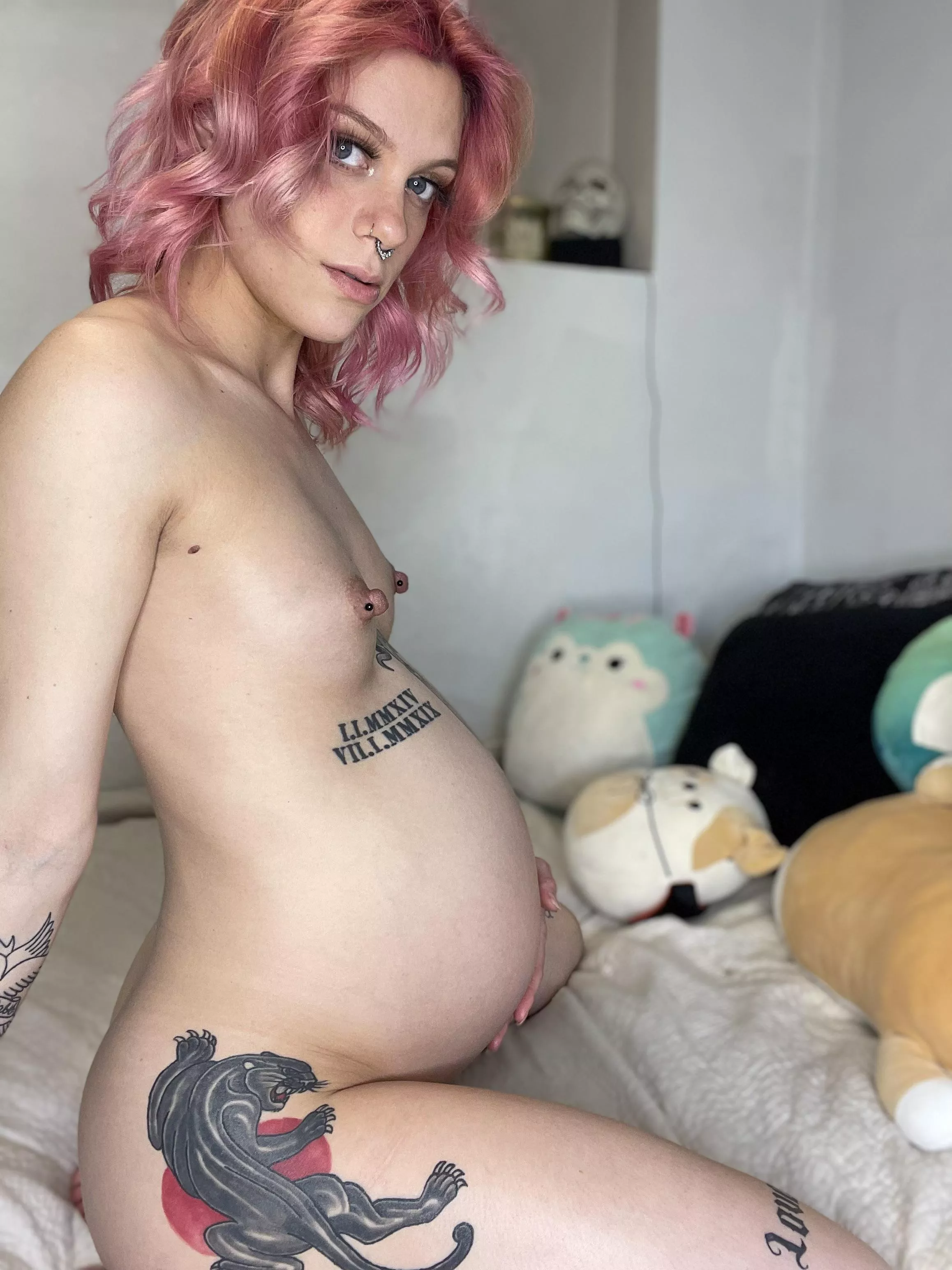 36 weeks today and horny as ever🤪 Anyone interested in a birth vid? posted by jinxxo7