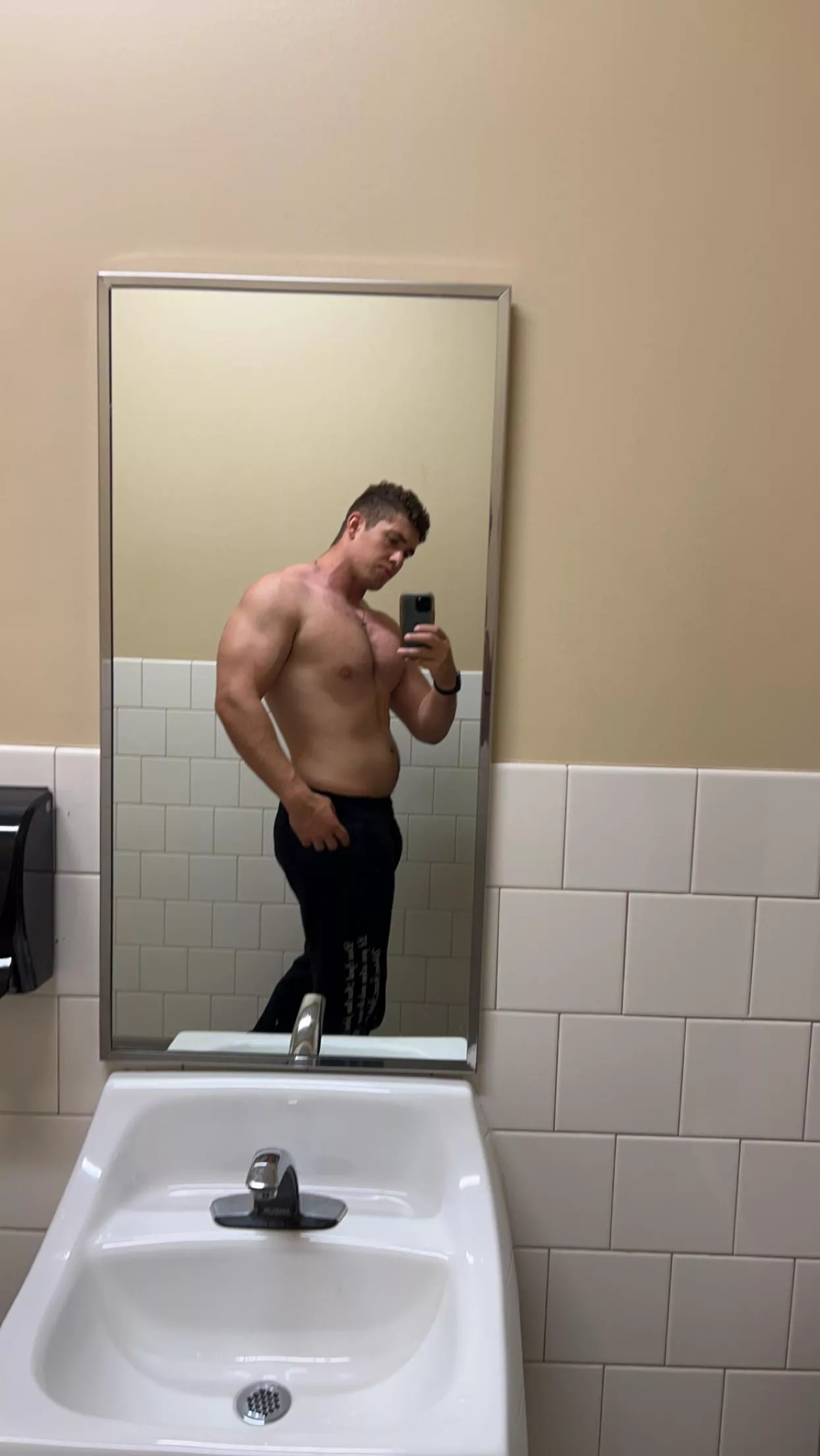 6’4” 250lbs of alpha posted by Jackpackage71