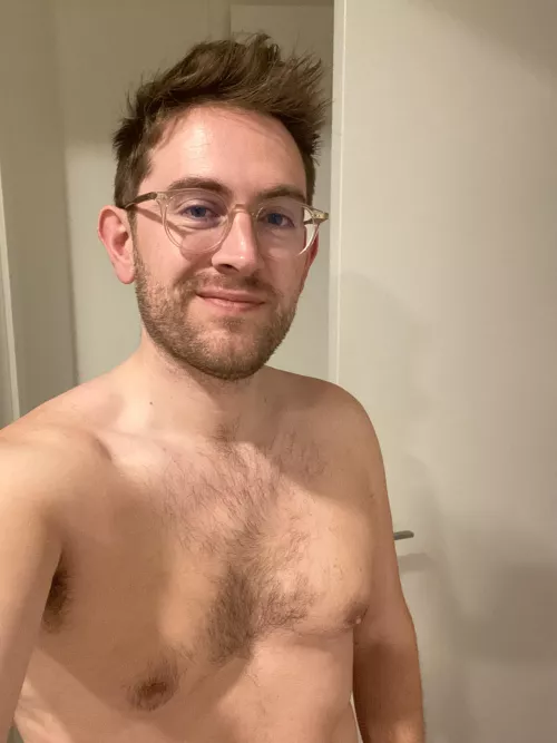 A hot bartender called me “cutie” the other day and honestly it carried me through the whole week by homonormativity