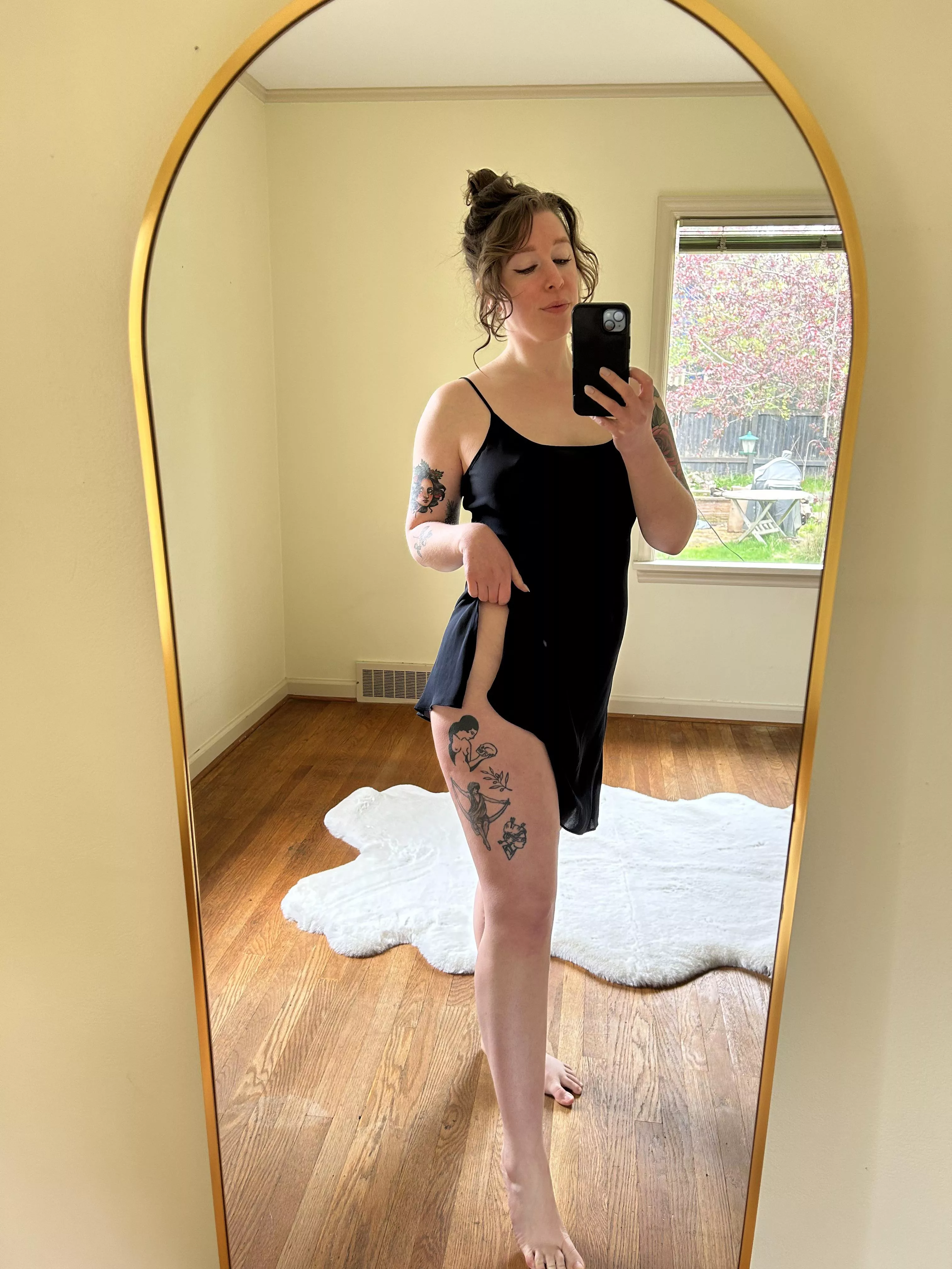 Always love a short dress and bare legs posted by -perky_peaches-