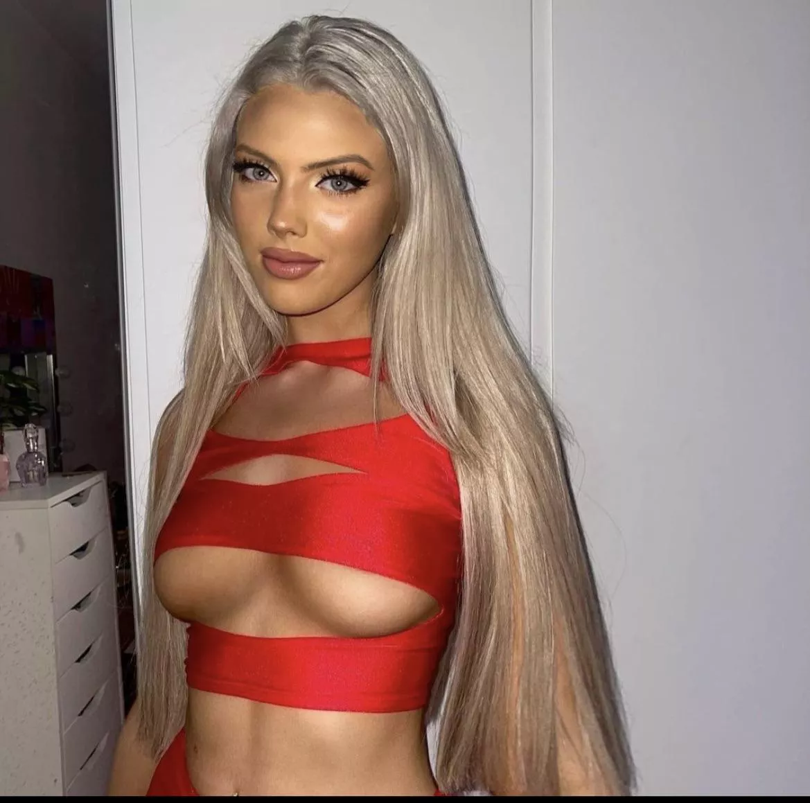 Blonde chav 🔥🔥 posted by StoneDad