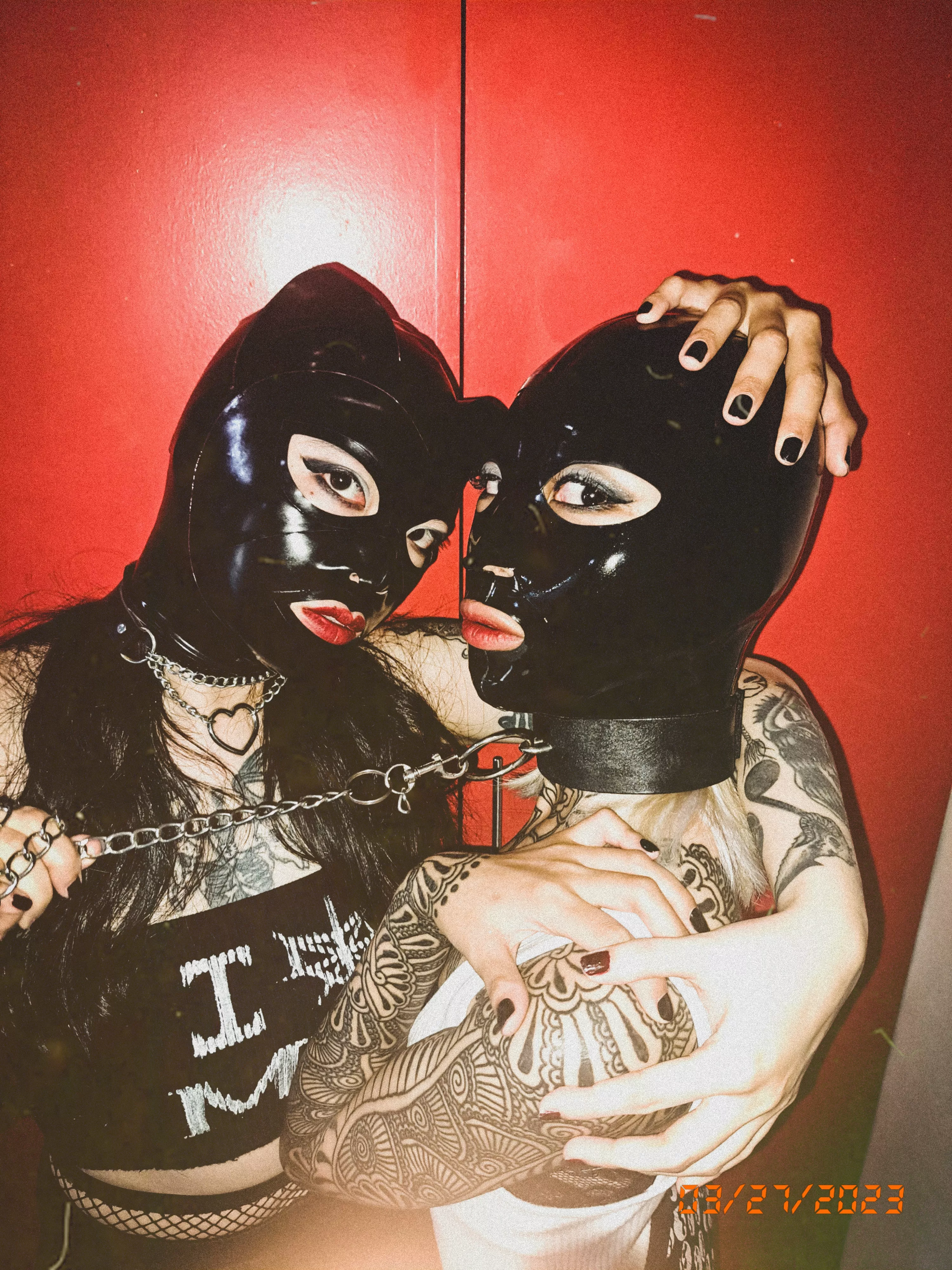 Caught in the act 💋 posted by Silhouette_Project