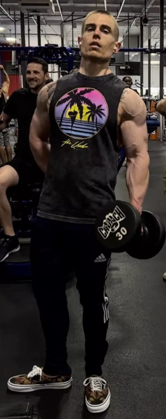 Do you like how vascular it is? posted by NearbySenpai