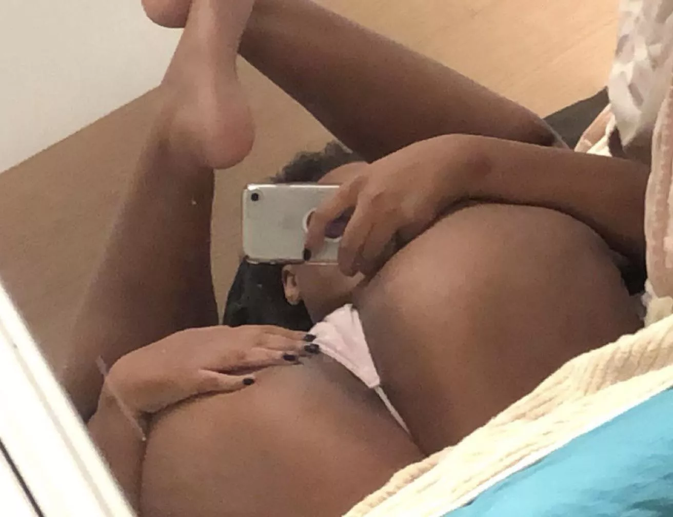 does pink look good on me? posted by venus_nymph