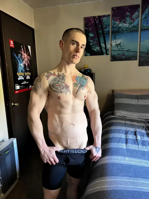 Follow the V all the way down… by NearbySenpai