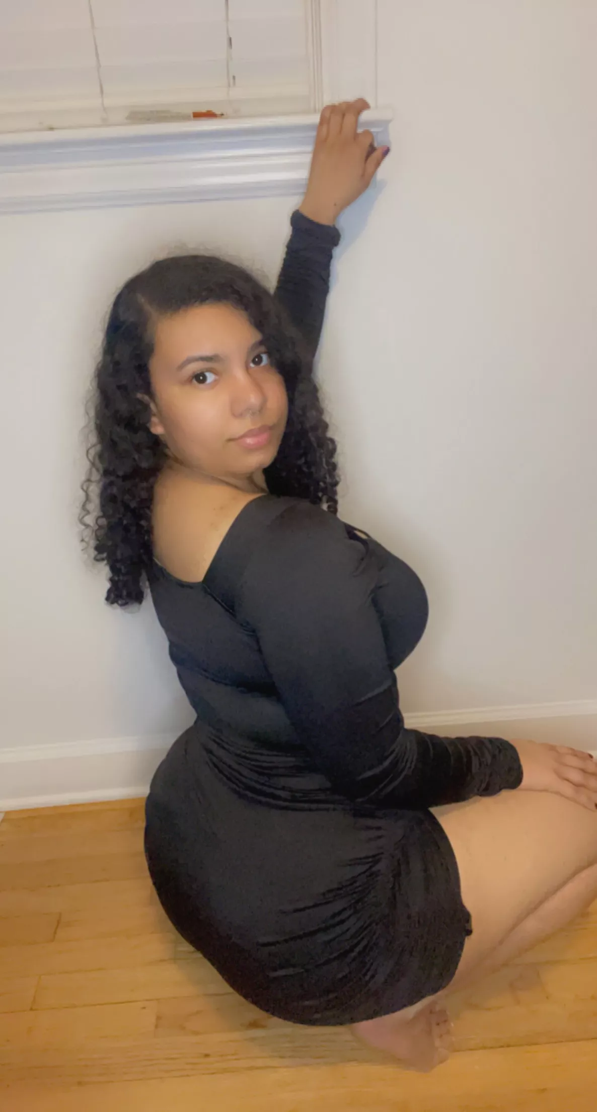 Got on the floor for that sexy look posted by Ekayos