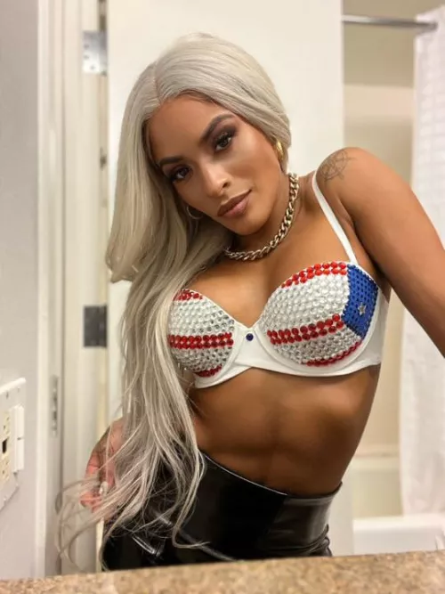 Her eyes 😩 by sashanoeve