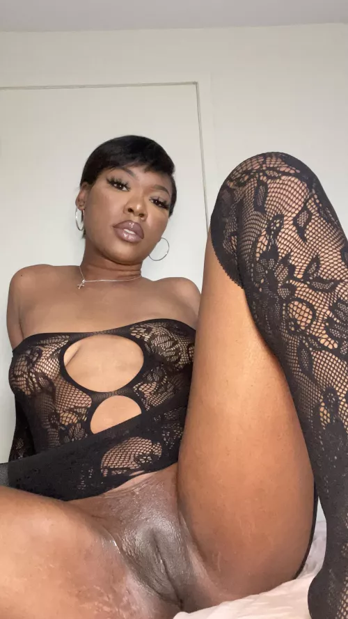 Here i am waiting for u by kokospuff